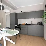 Residenza Plana 아파트 *